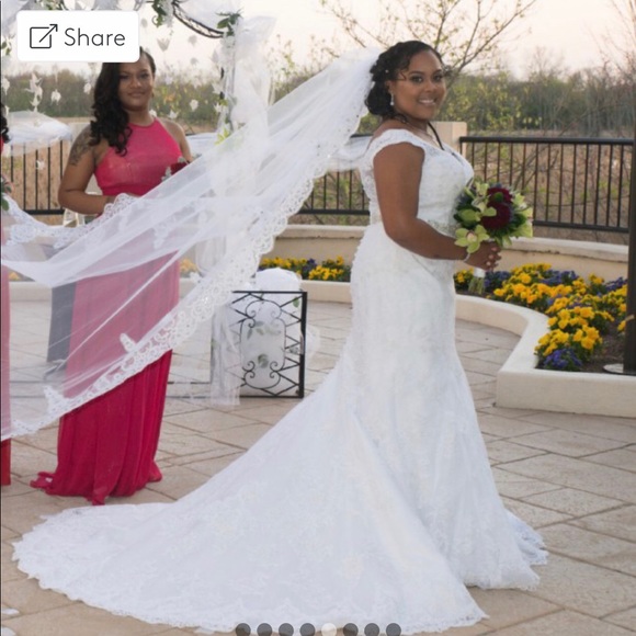 Allure Wedding Dress, Style 9322. - Picture 6 of 8